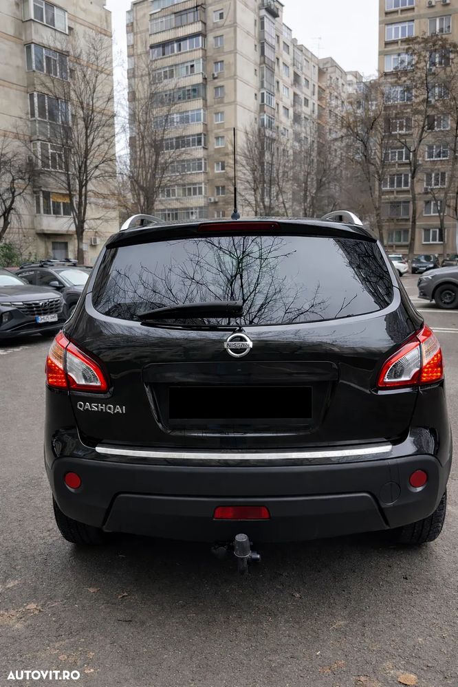 Nissan Qashqai 2.0 dCi DPF 4x4 Aut tekna - 10