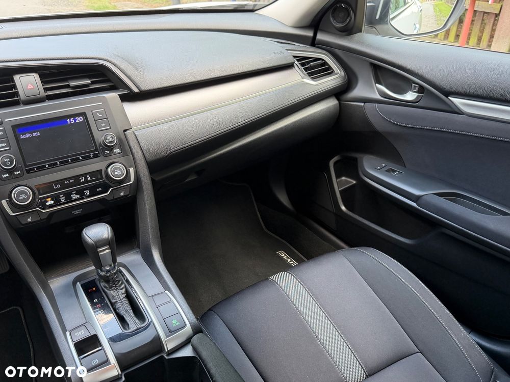 Honda Civic 1.5 i-VTEC Turbo CVT Elegance - 12