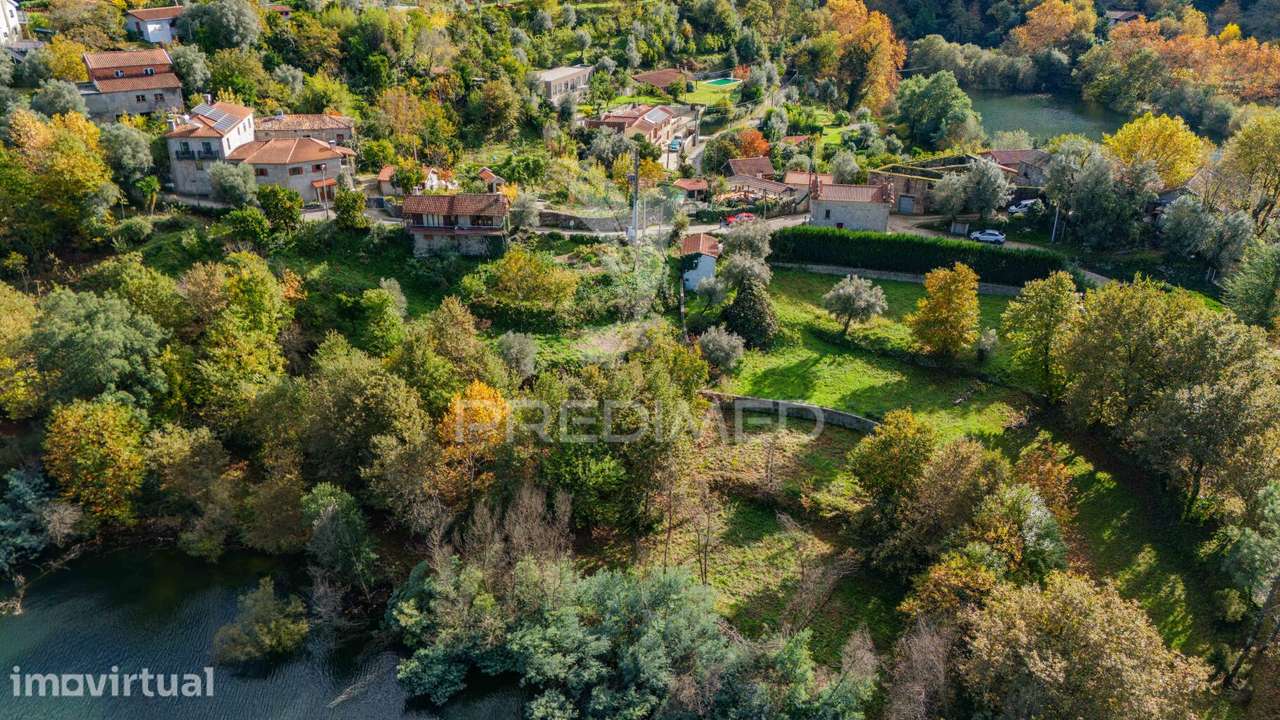 Terreno com 13290 M2 no rio Cávado, Gerês - Grande imagem: 3/22