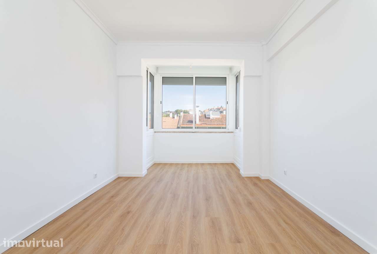 Moderno T2 Remodelado com Vista Livre na Calçada de Carriche - Grande imagem: 5/37