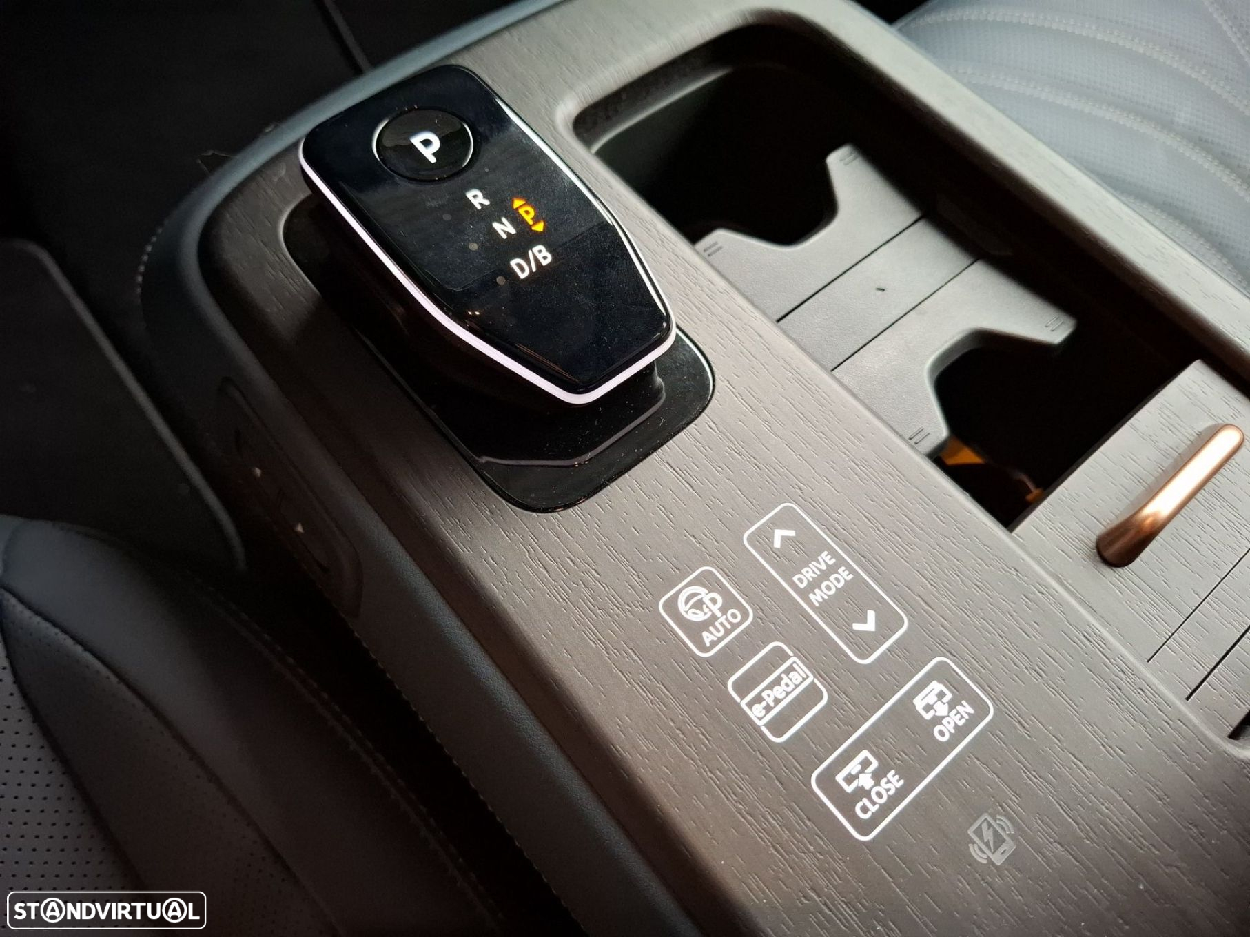 Nissan Ariya 87 kWh Evolve Carr. 22kW + Pack Sport - 17