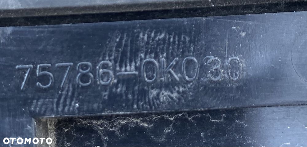 TOYOTA HILUX 8 XIII AN120 AN130 ORYGINALNA LISTWA OSŁONA KANGUR MASKI PRZEDNIEJ MASKOWNICA NAKŁADKA NA MASKĘ PRZEDNIĄ grill atrapa 75786-0K030   757860K030 AN 120 AN 130 Wwa - 7