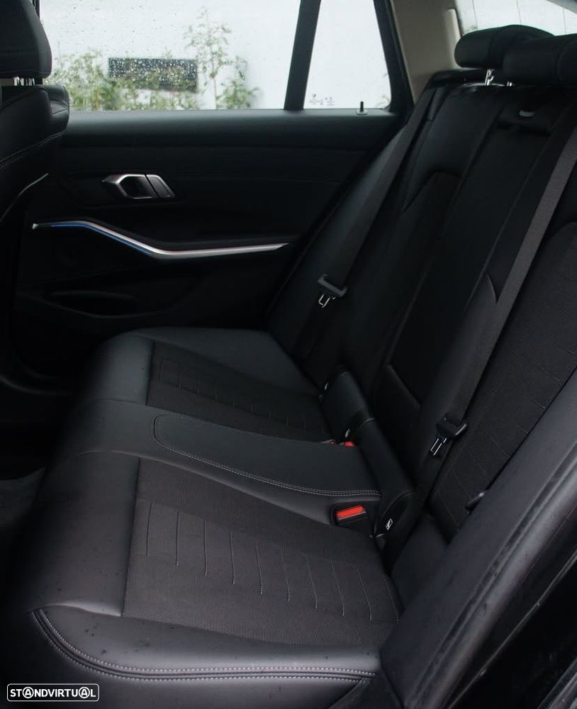 BMW 330 - 13