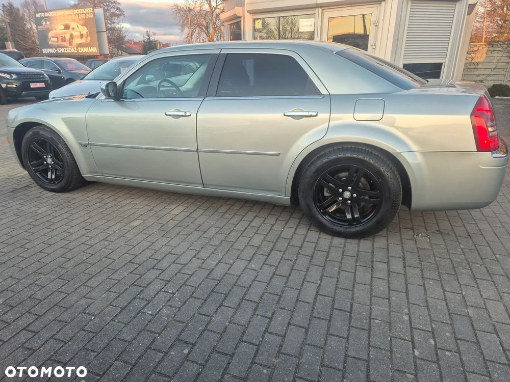 Chrysler 300C 5.7 V8 Hemi - 8