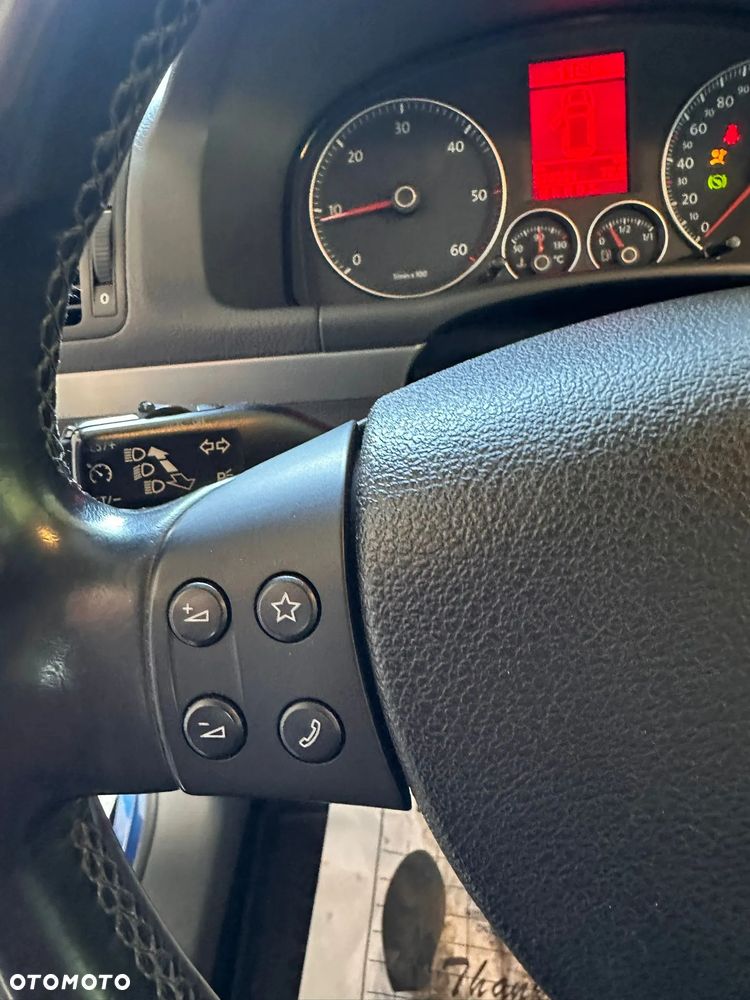 Volkswagen Touran 1.9 TDI Highline DSG - 12