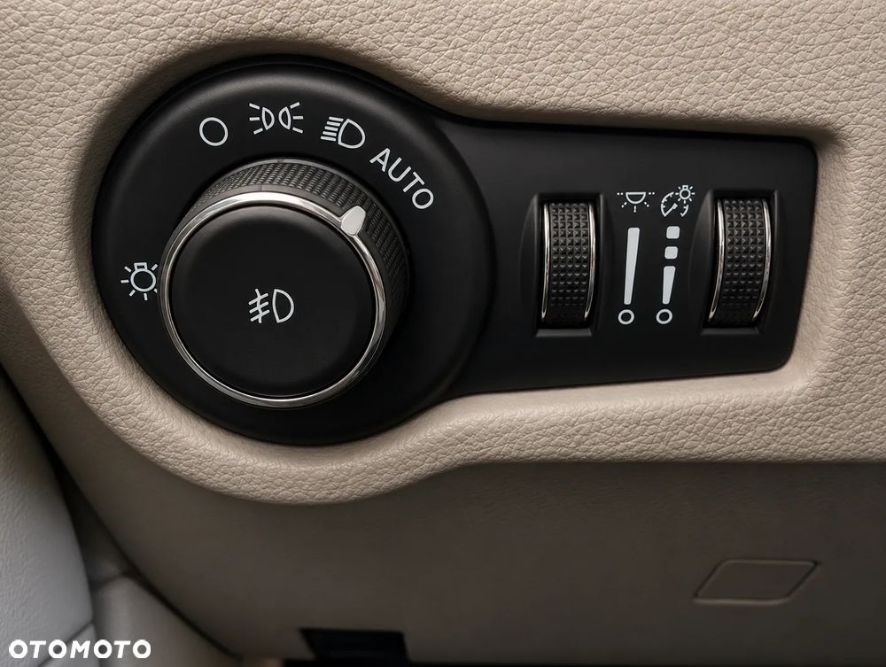 Chrysler Pacifica - 13