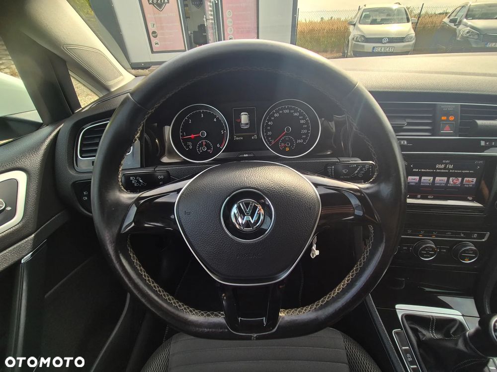 Volkswagen Golf - 34