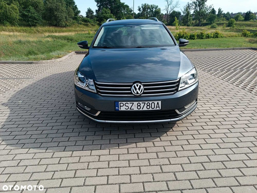 Volkswagen Passat - 1