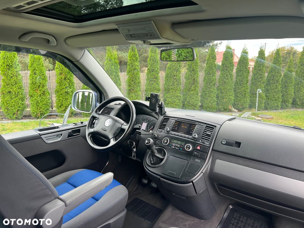Volkswagen Multivan - 18