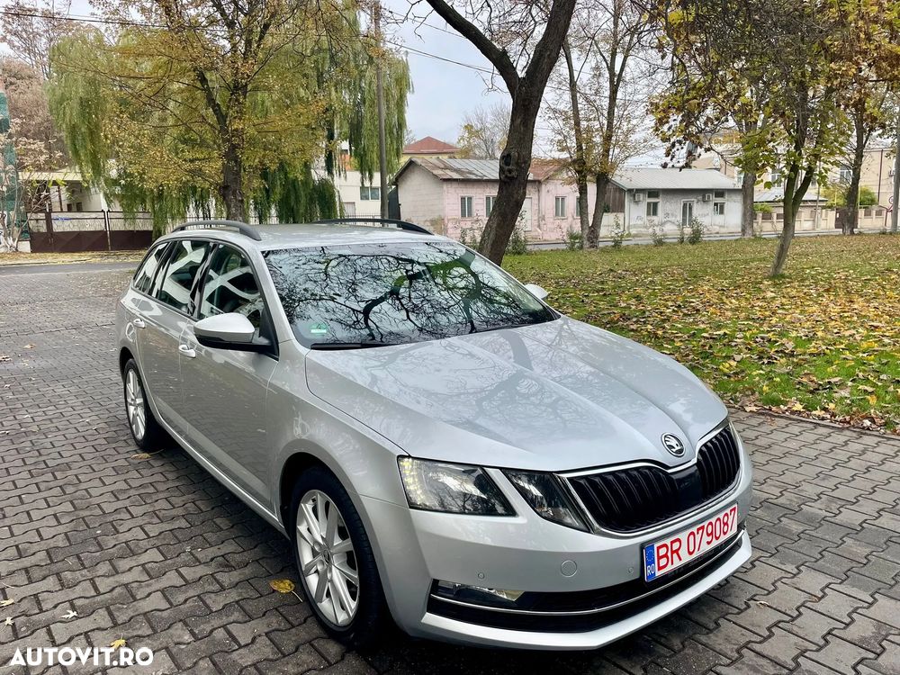 Skoda Octavia 2.0 TDI DSG Premium Edition - 1