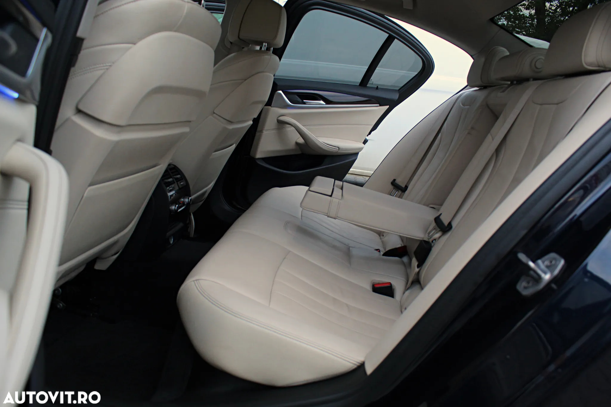 BMW Seria 5 520d xDrive Aut. Luxury Line - 18