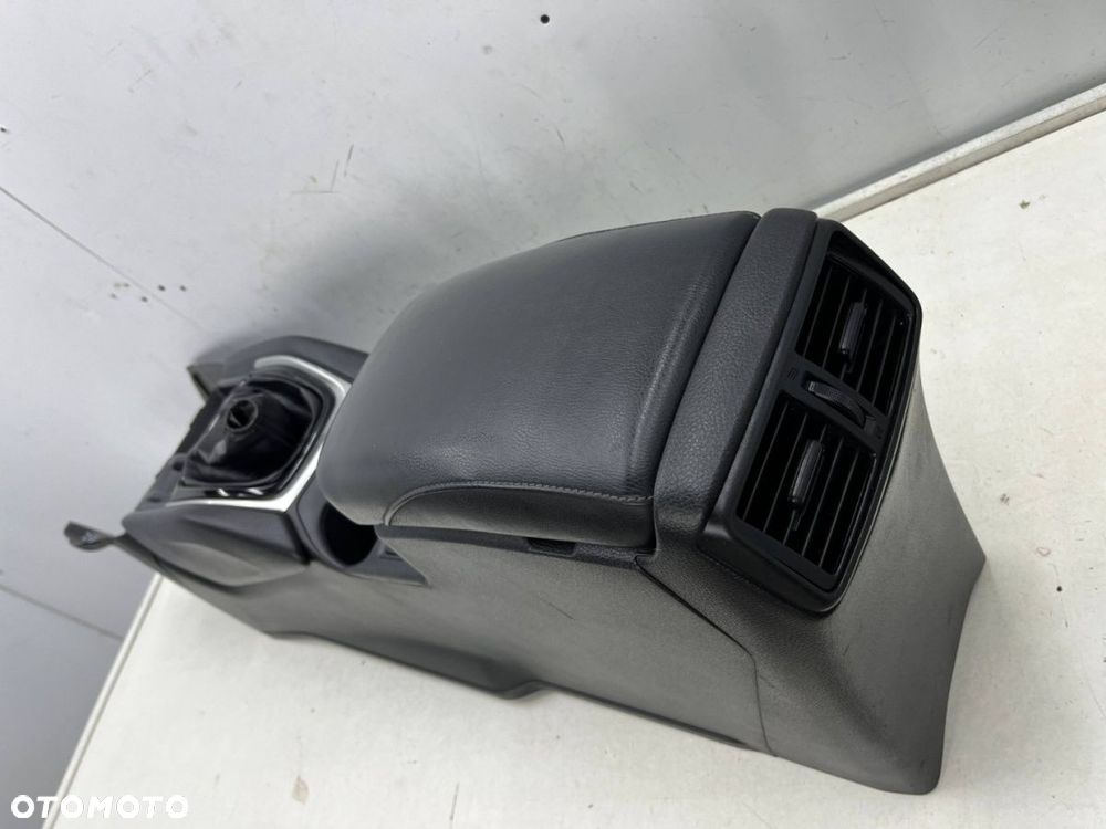 Tunel środkowy Nissan X-Trail III T32 Rogue 13-21r. podłokietnik obudowa uchwyty na kubki mieszek - 1