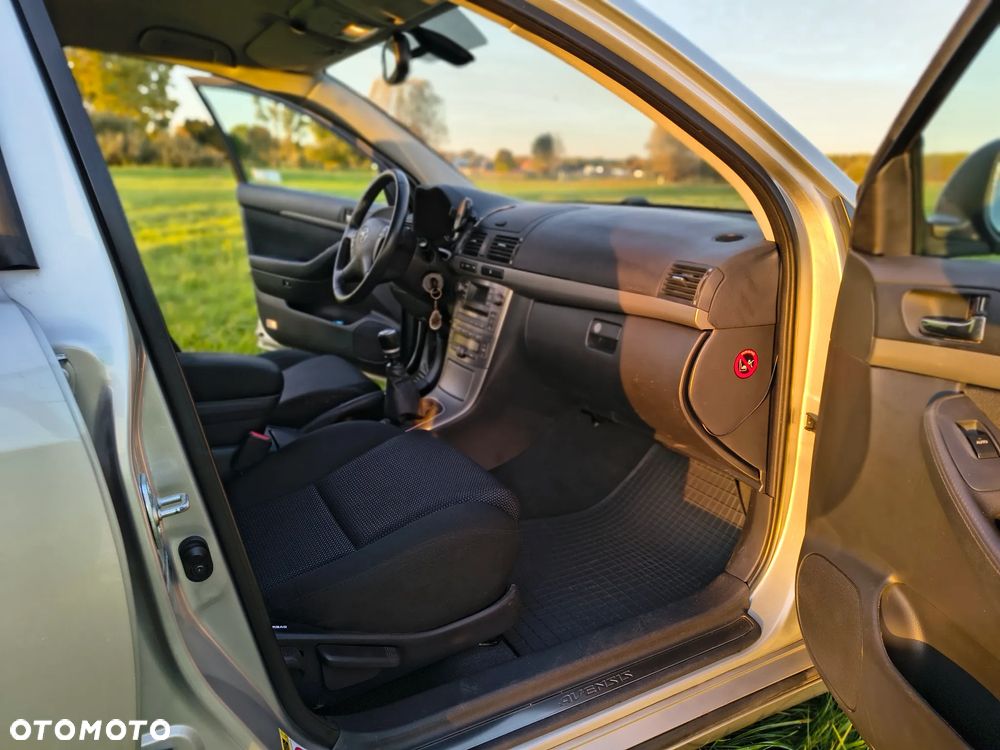 Toyota Avensis 2.2 D-4D Sol Platinium - 13