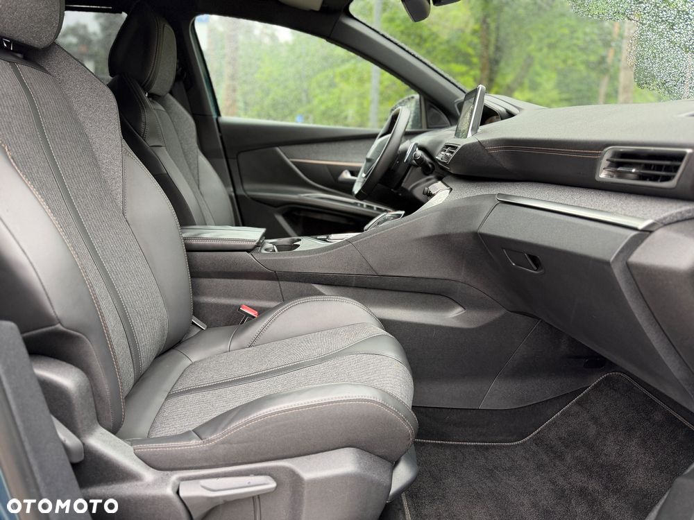 Peugeot 5008 THP 165 EAT6 Allure - 29