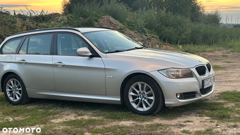 BMW Seria 3 318d DPF - 8