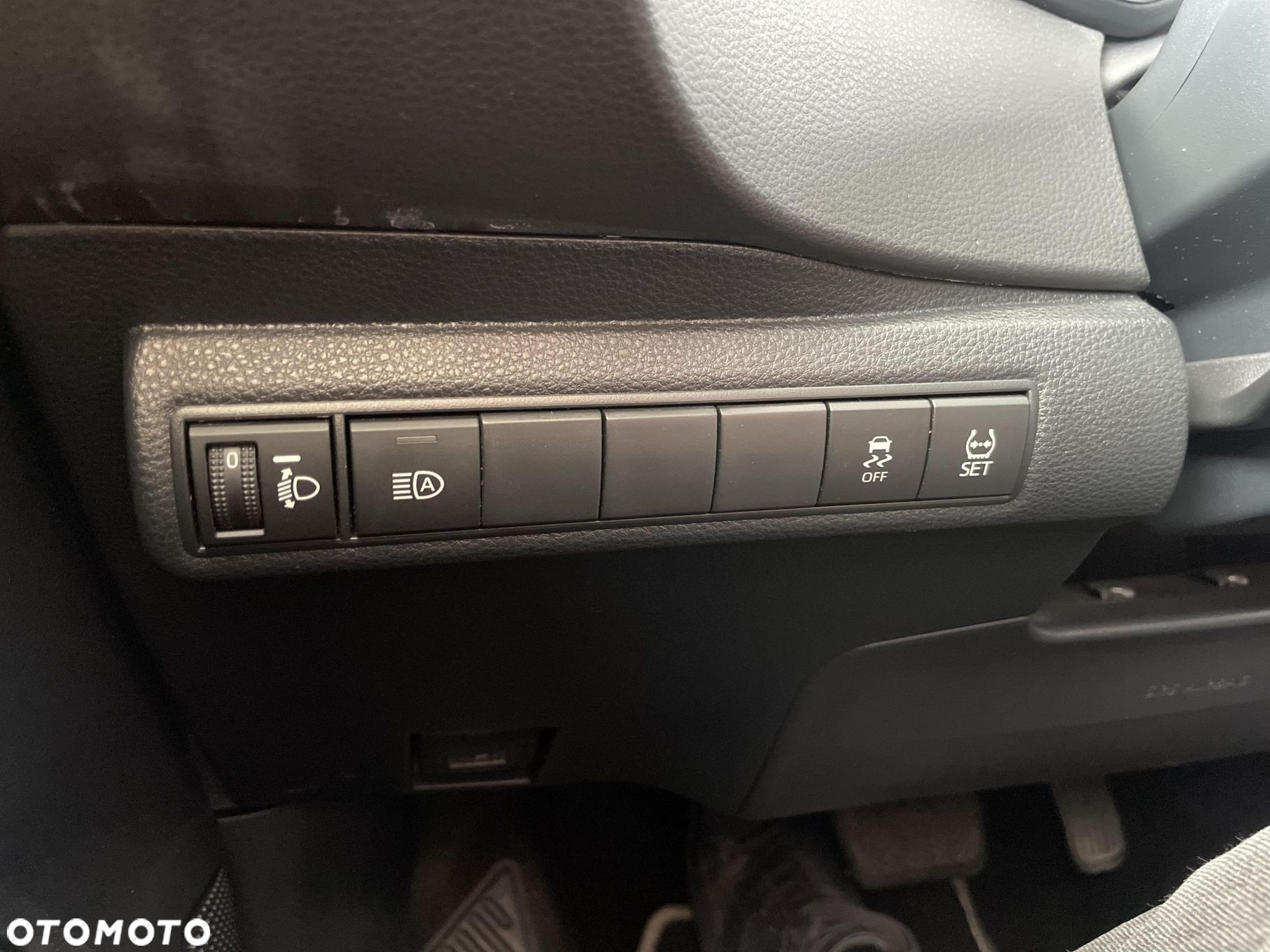 Toyota Corolla - 19