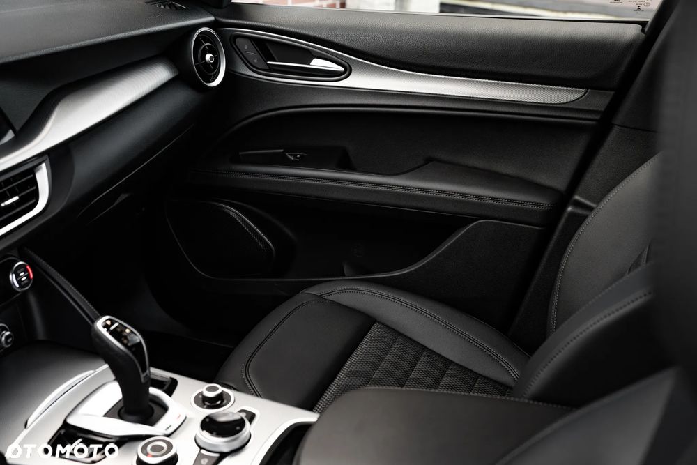 Alfa Romeo Stelvio 2.0 Turbo Sprint Q4 - 20