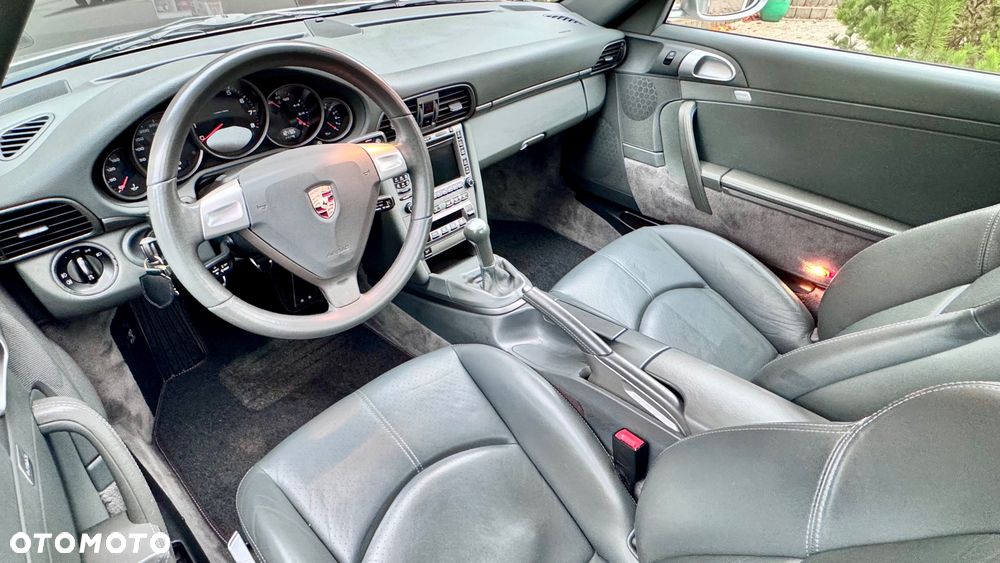Porsche 911 Carrera - 9