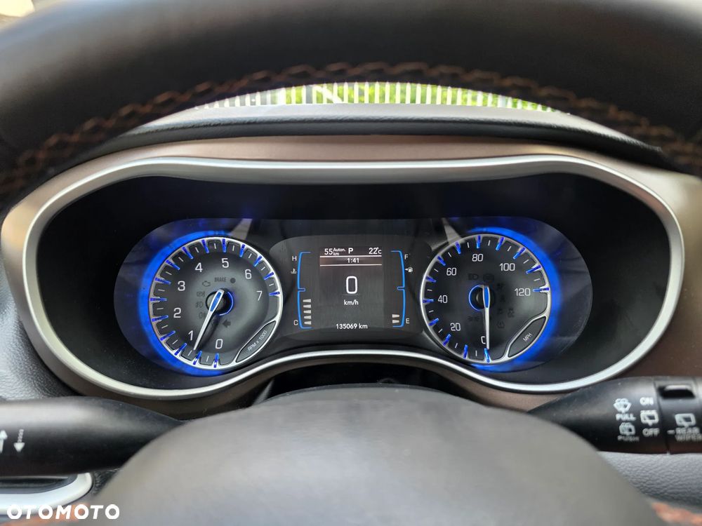 Chrysler Pacifica - 20