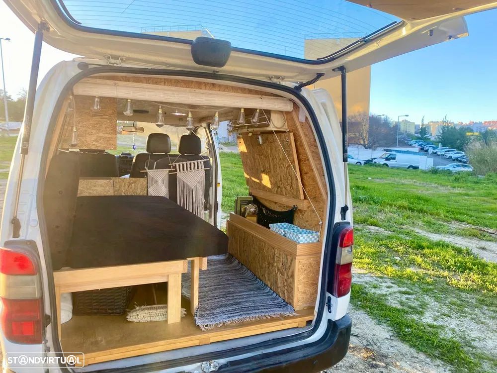 Toyota HiAce 2.5 D-4D Service 2.8T - 11