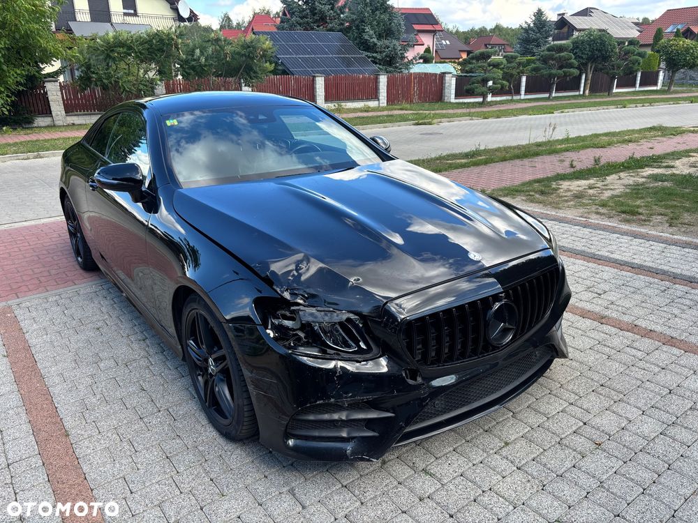 Mercedes-Benz Klasa E 200 4-Matic 9G-TRONIC - 12