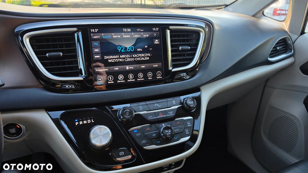 Chrysler Pacifica - 22