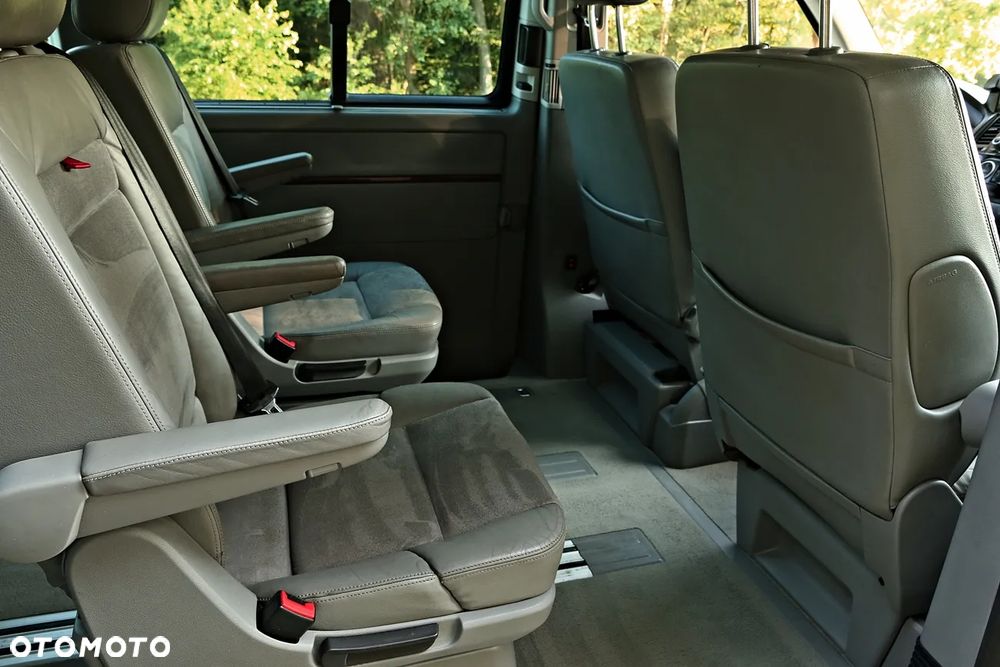 Volkswagen Multivan - 31