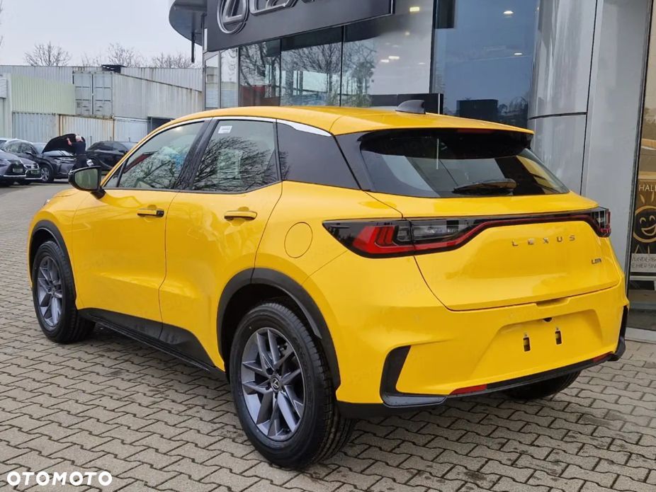 Lexus LBX 1.5 Hybrid - 4