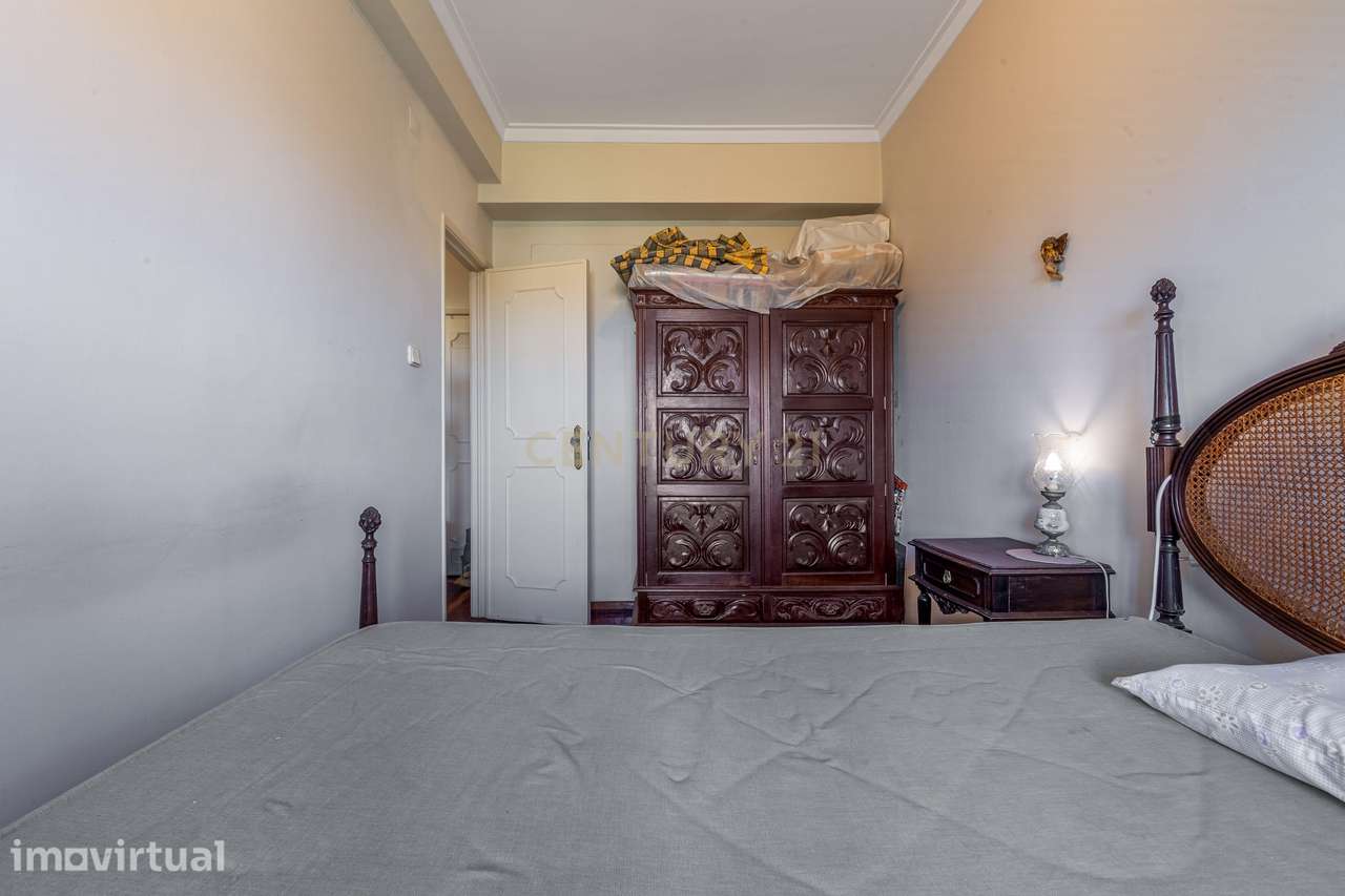 Apartamento T3 em Benfica com excelente exposição solar e vista desafo - Grande imagem: 4/17
