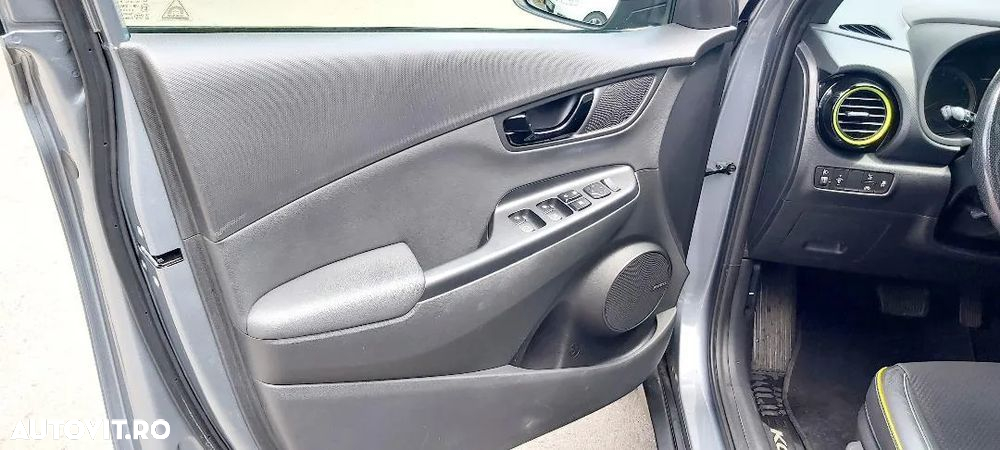 Hyundai KONA 1.6 T-GDI 4WD Aut. Premium + - 8