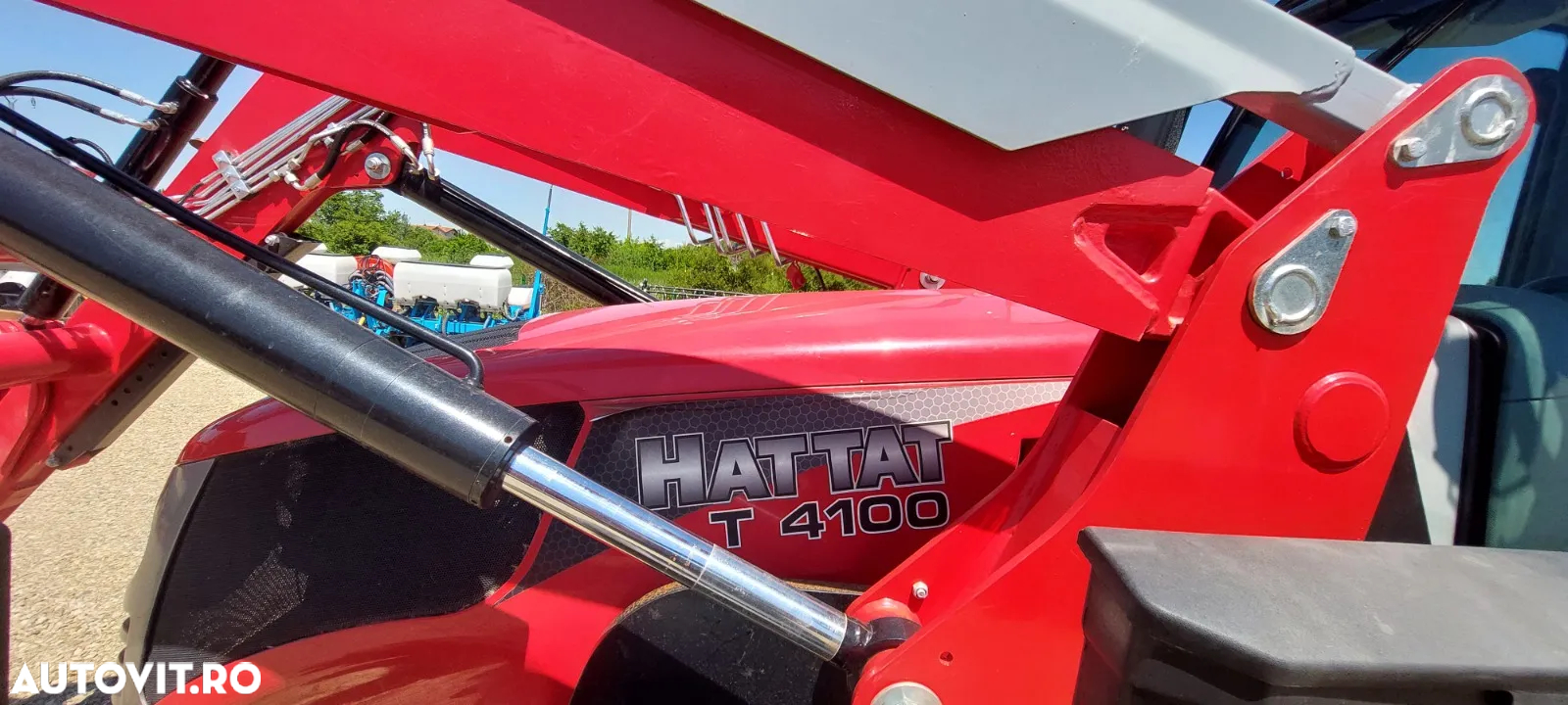 Altul HATTAT T4100 CU INCARCATOR FRONTAL METAL TECHNIK MT02 SI FURCA INDUSTRIALA METAL TECHNIK 2T - 32