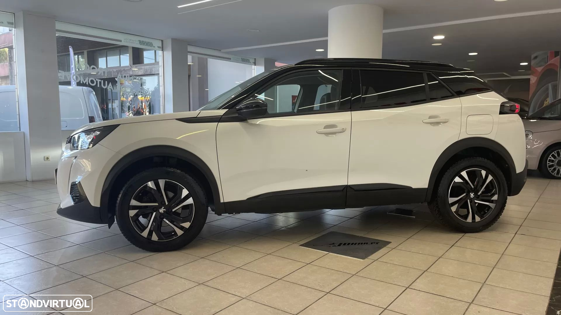 Peugeot 2008 1.2 PureTech Allure EAT8 - 5