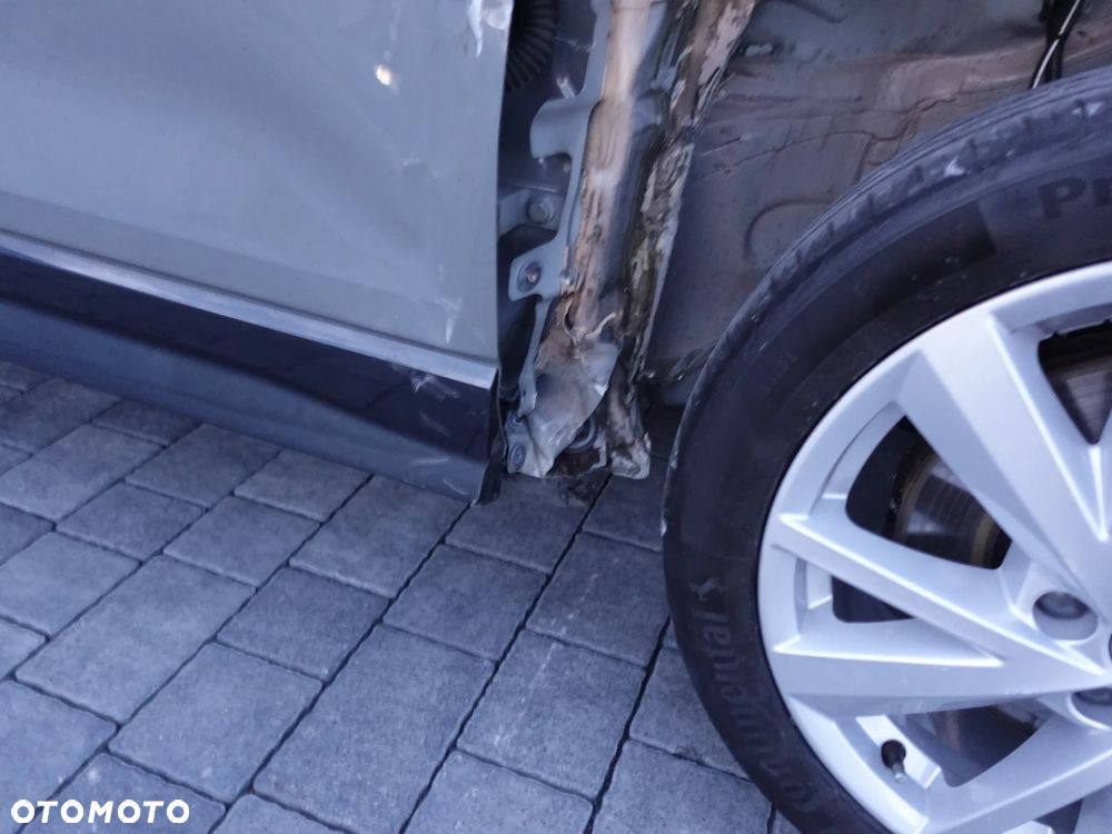 Audi Q2 35 TDI Quattro S tronic S line - 4