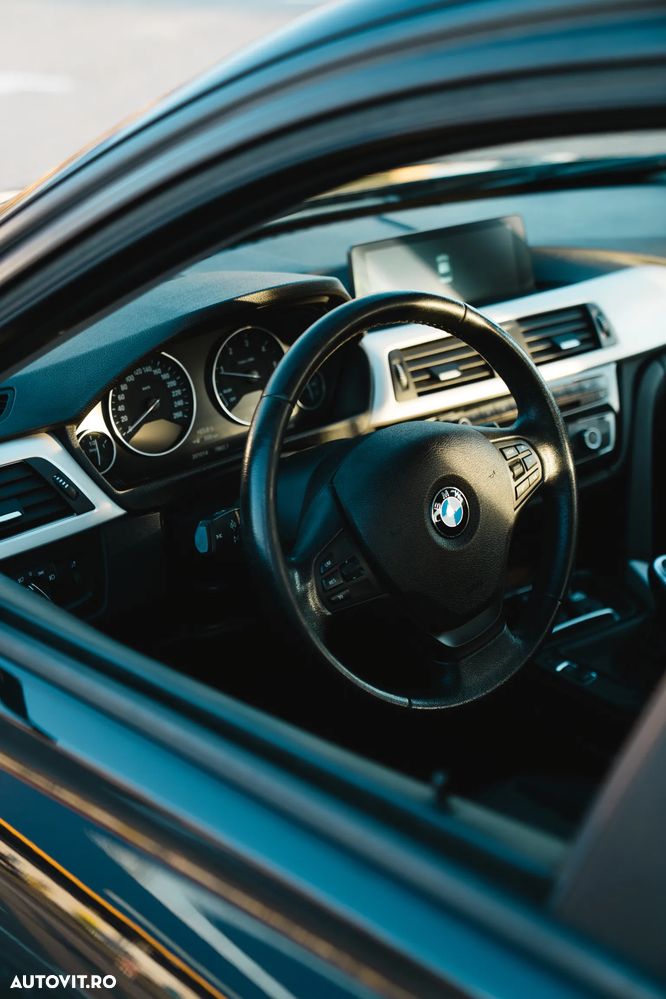 BMW Seria 3 318d - 10