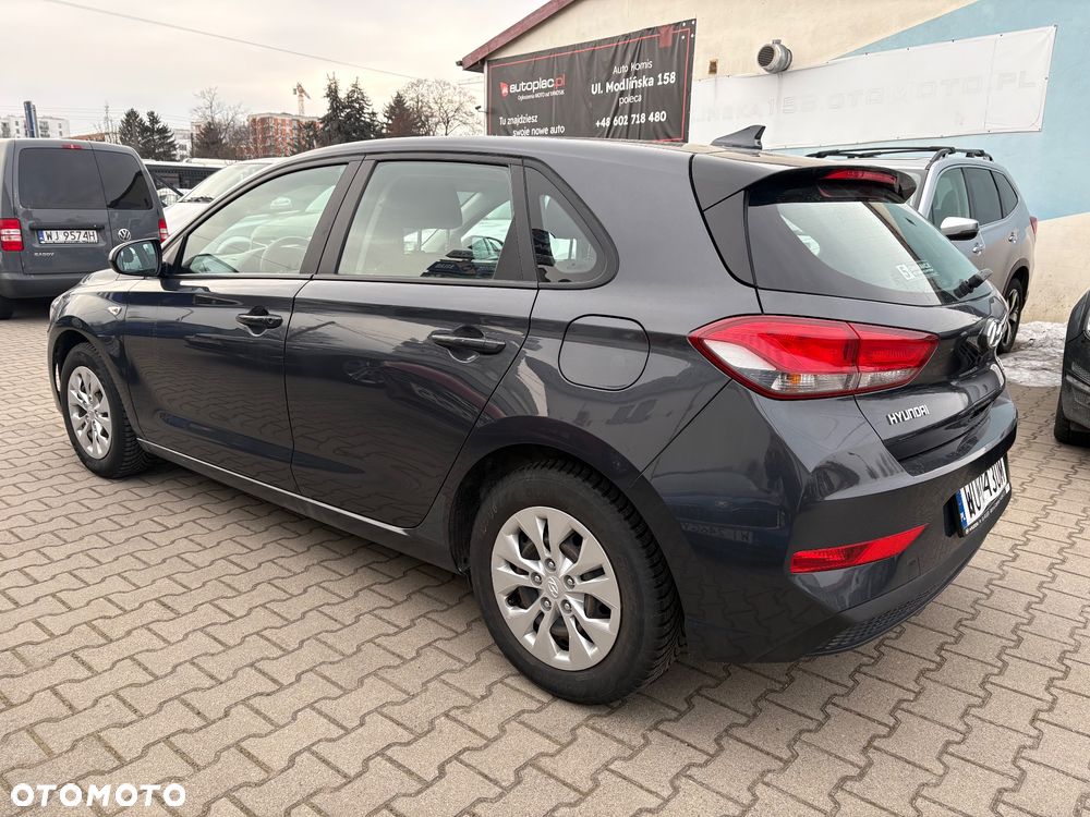 Hyundai i30 1.5 DPI Classic + - 10