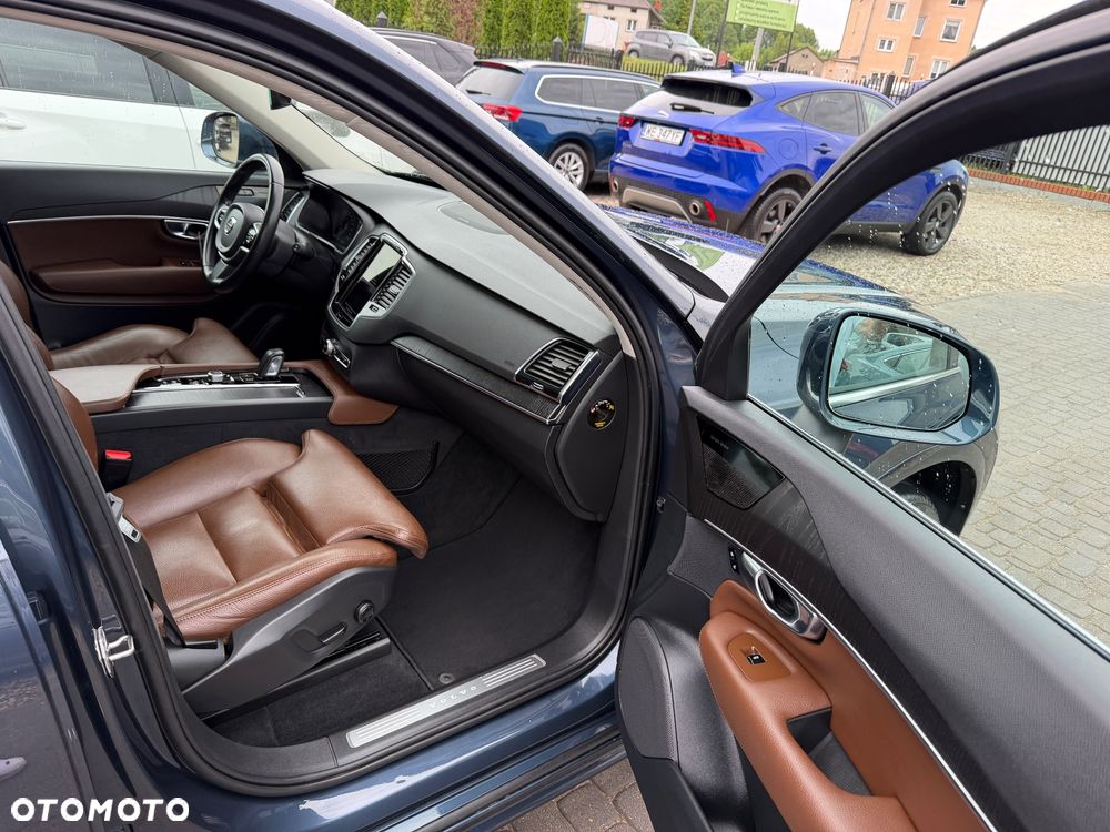 Volvo XC 90 B5 D AWD Momentum Pro - 18