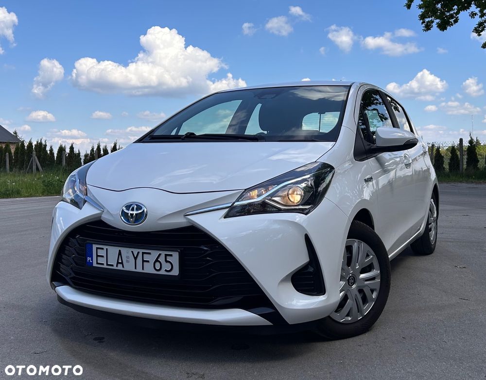Toyota Yaris Hybrid 100 Premium - 9