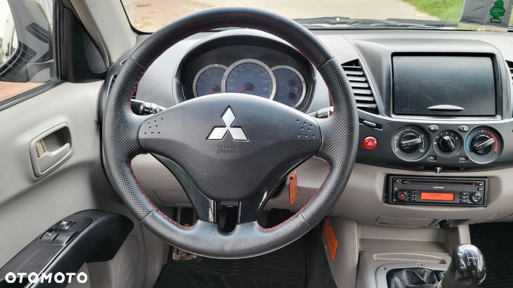 Mitsubishi L200 - 10