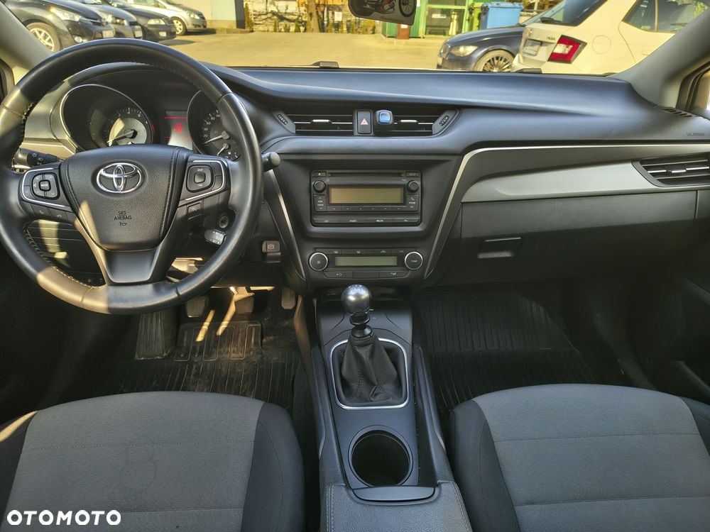 Toyota Avensis 1.8 Active - 6