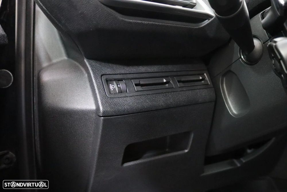Peugeot 3008 PureTech 130 Stop & Start GPF EAT8 Crossway - 12