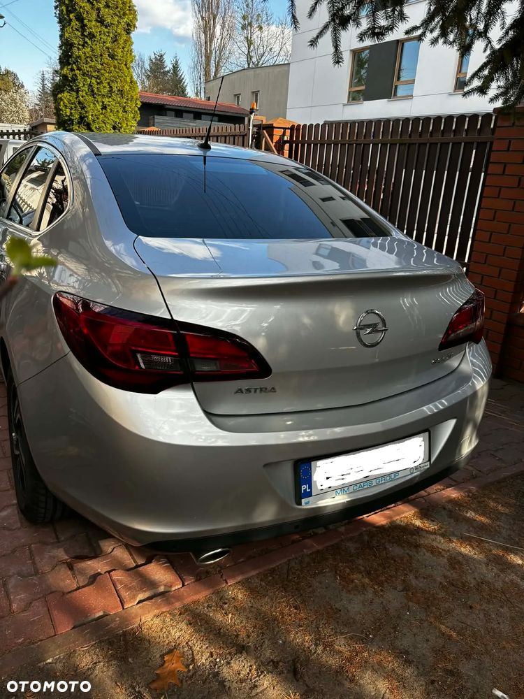Opel Astra 1.4 T Enjoy EU6 - 10
