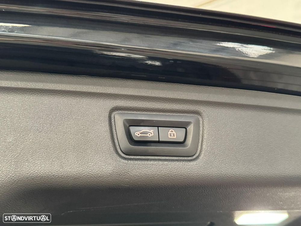 BMW 330 e Touring Pack M Auto - 52