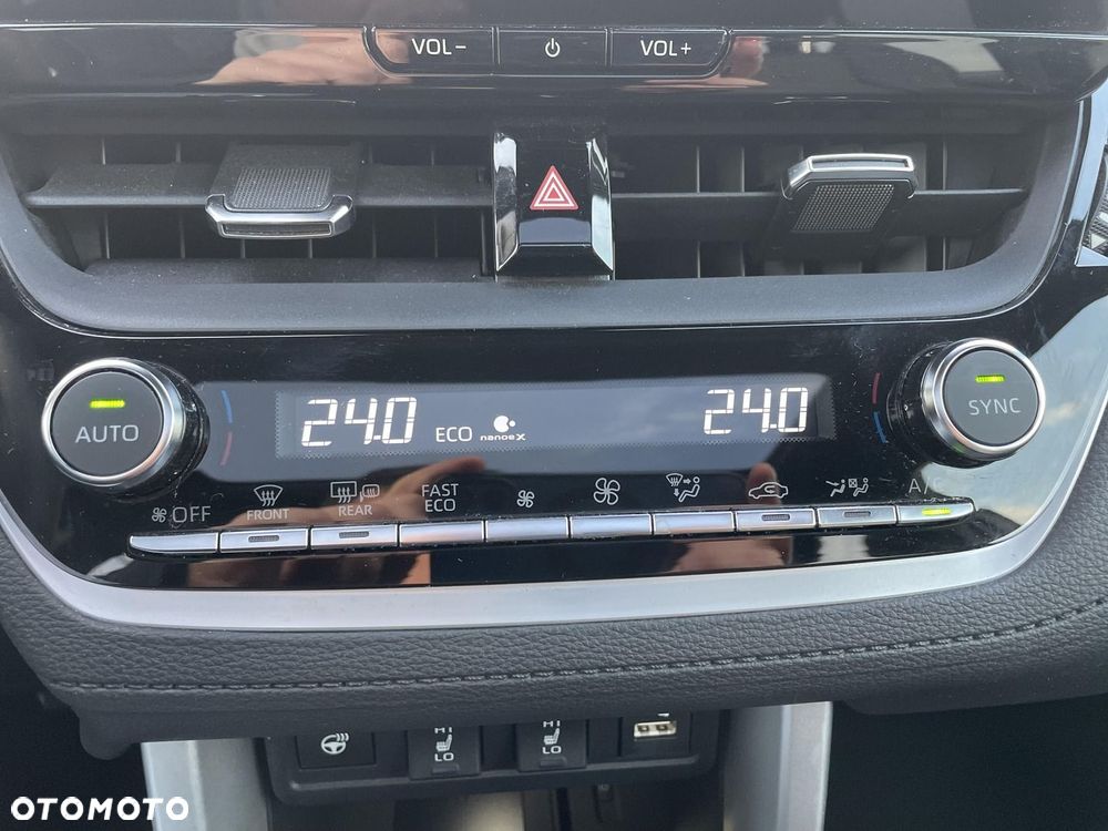 Toyota Corolla Cross 2.0 Hybrid Premiere Edition - 16