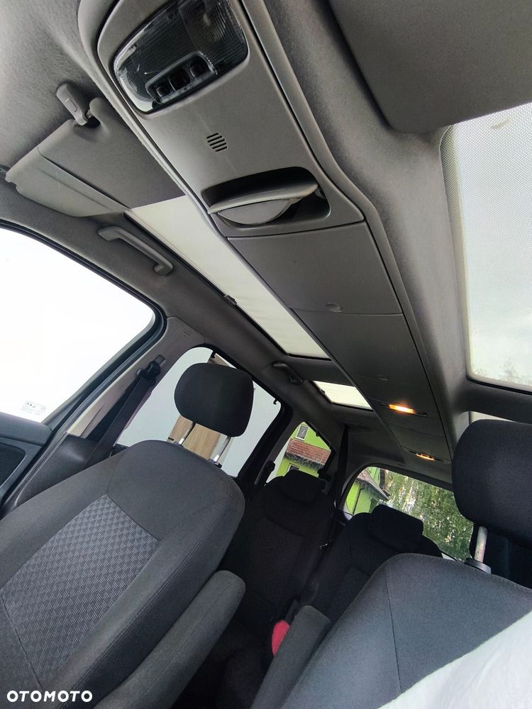 Ford Galaxy 2.0 TDCi Ghia - 12