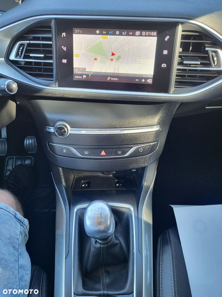Peugeot 308 - 25