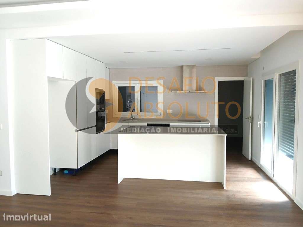MORADIA T4 NOVA - FERNÃO FERRO - Grande imagem: 3/16