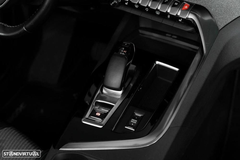 Peugeot 3008 1.6 Hybrid Allure Pack e-EAT8 - 31