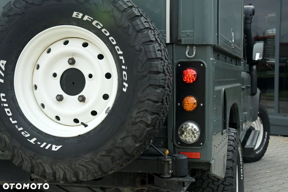 Land Rover Defender 110 2.4 TD4 E - 38