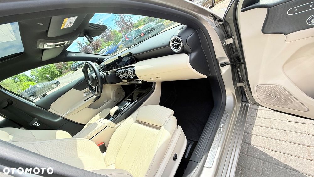 Mercedes-Benz Klasa A 220 4-Matic 7G-DCT - 16