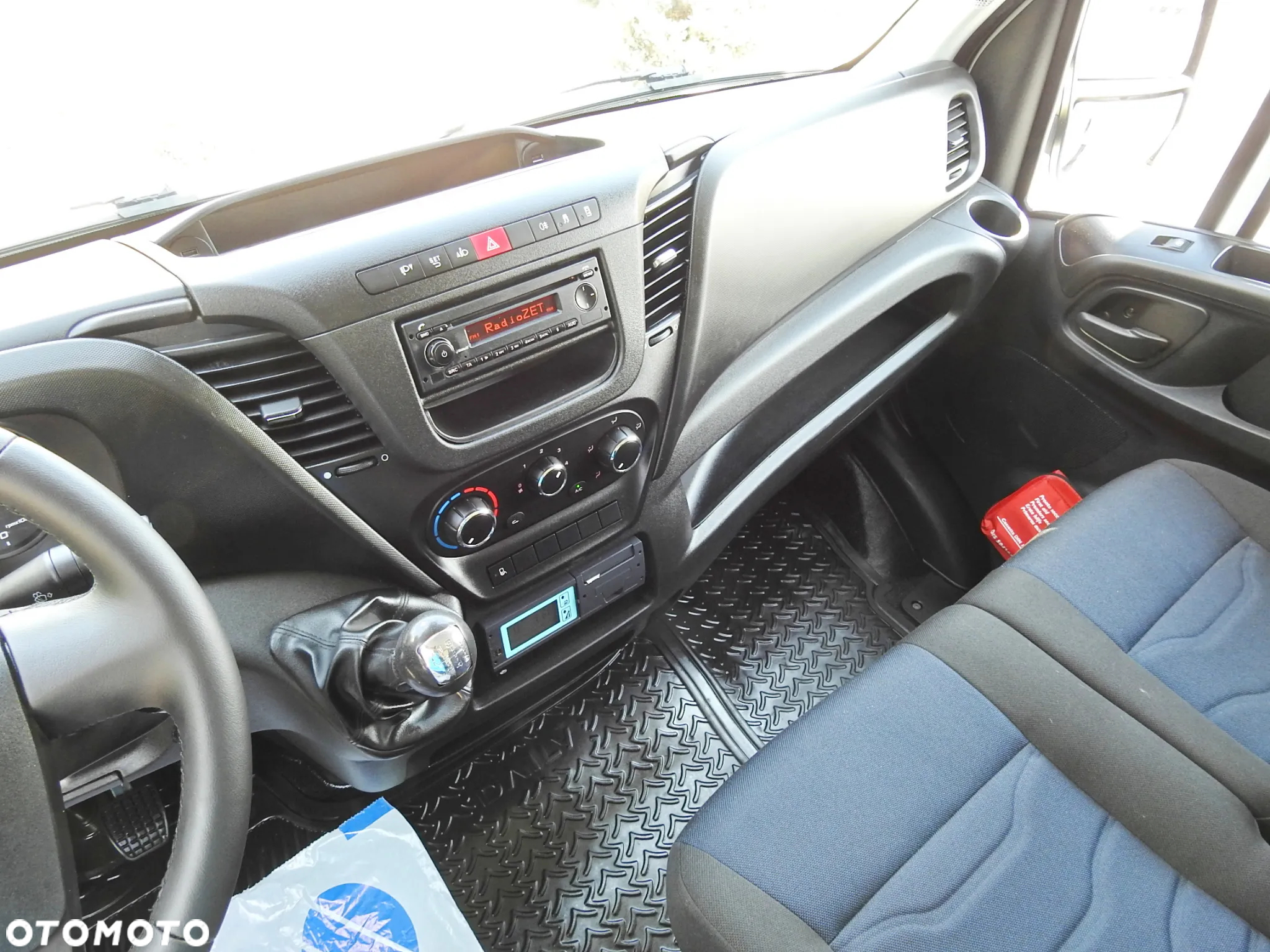 Iveco DAILY 50C15 CHŁODNIA KONTENER -5*C ZASILANIE 230V KLIMATYZACJA BLIŹNIACZE KOŁA 150KM [ 279041 ] - 34